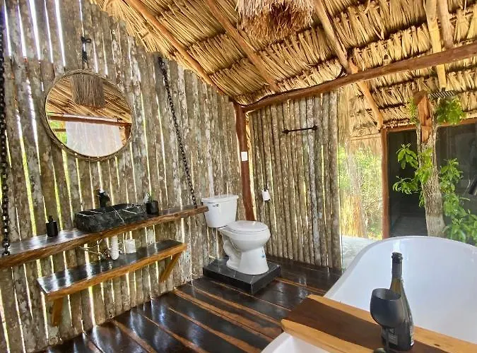 Hotel Nuscaa Boutique Tree House & 4*